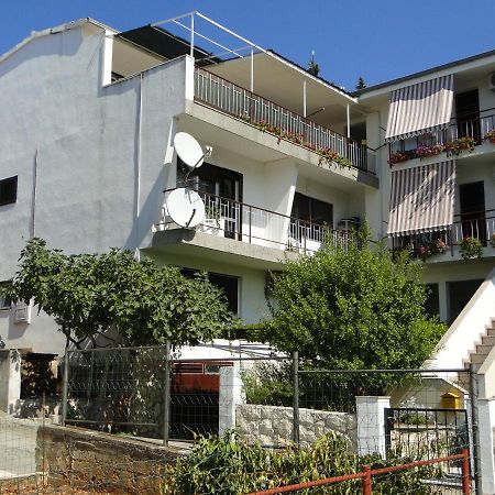 Lucija Apartment Primošten Екстериор снимка