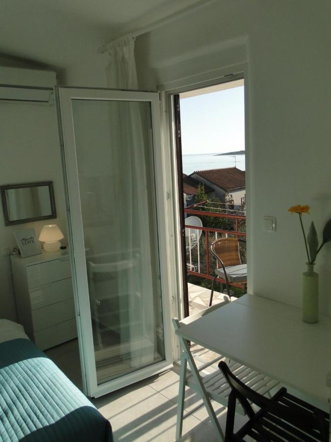 Lucija Apartment Primošten Екстериор снимка